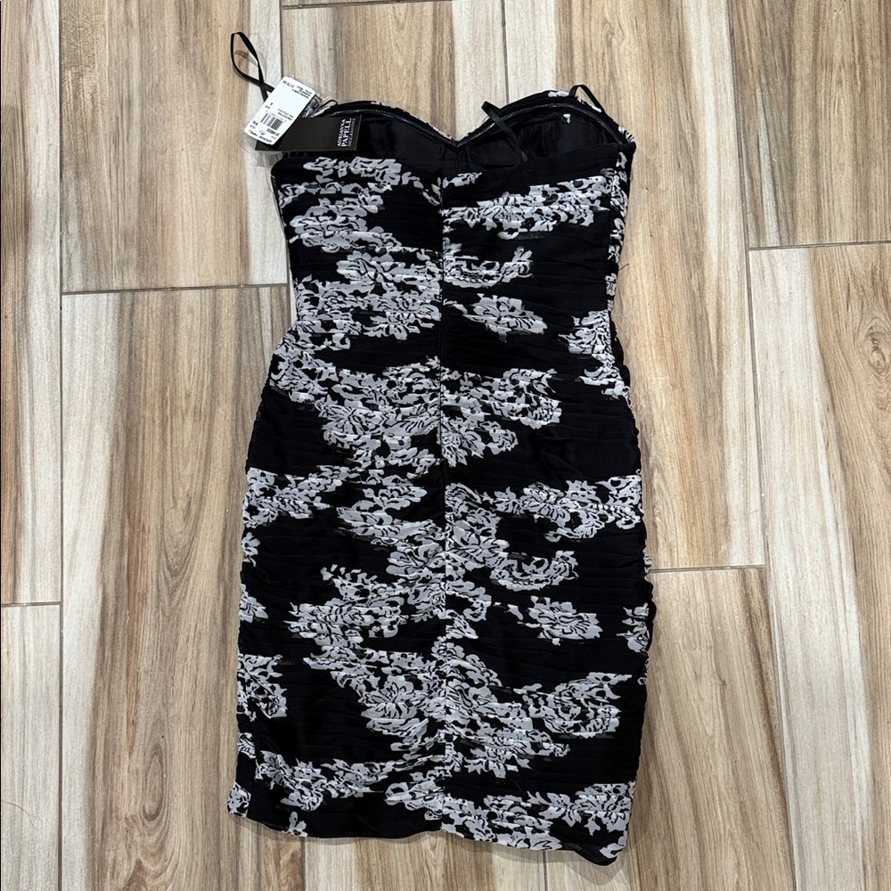 Adrianna Papell Strapless Black and White Dress - Picture 4 of 5